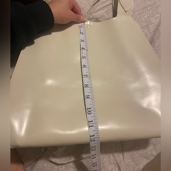 SALVATORE FERRAGAMO PURSE AND ATTACHED WALLET AND DUSTBAG - Picture 3 of 16